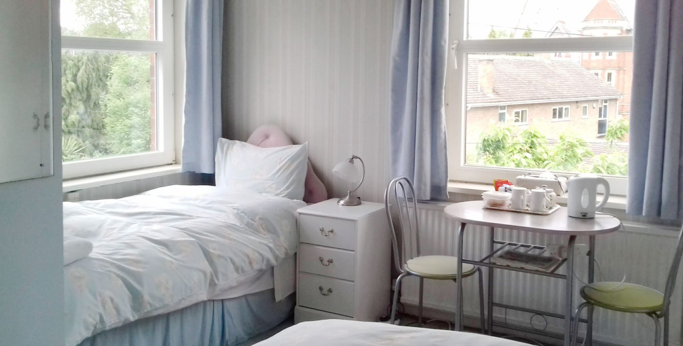 STAY IN AN ENGLISH COUTRY TOWN